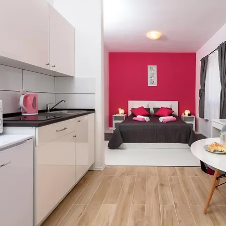Studio Apartment Gina Trogir Exterior photo