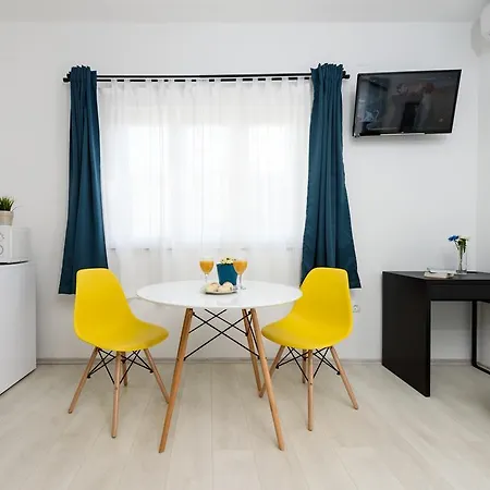 Studio Apartment Gina Trogir Exterior photo