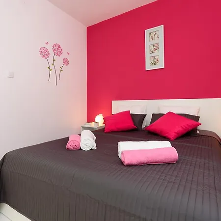 Studio Apartment Gina Trogir Exterior photo
