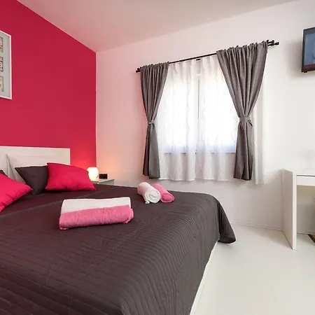 Studio Apartment Gina Trogir Exterior photo